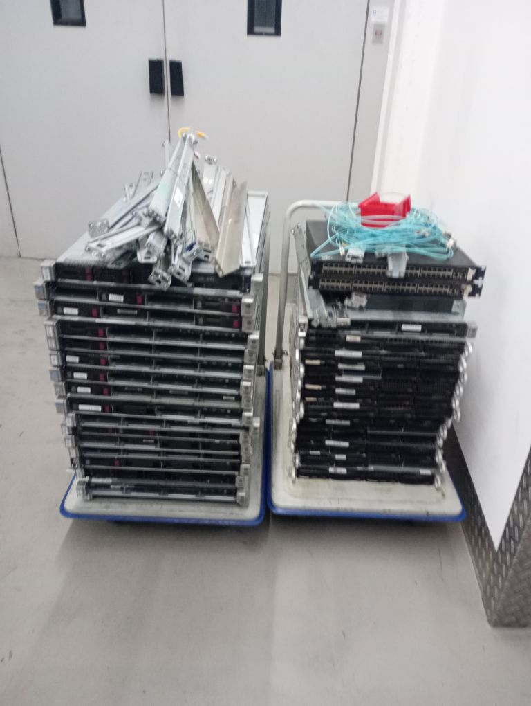 Die ersten Kunden sind eingezogen